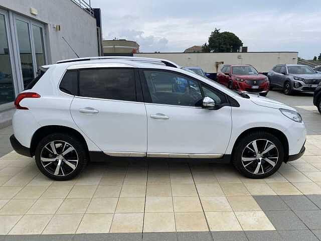 Peugeot 2008 BlueHDi 100 S&S Allure