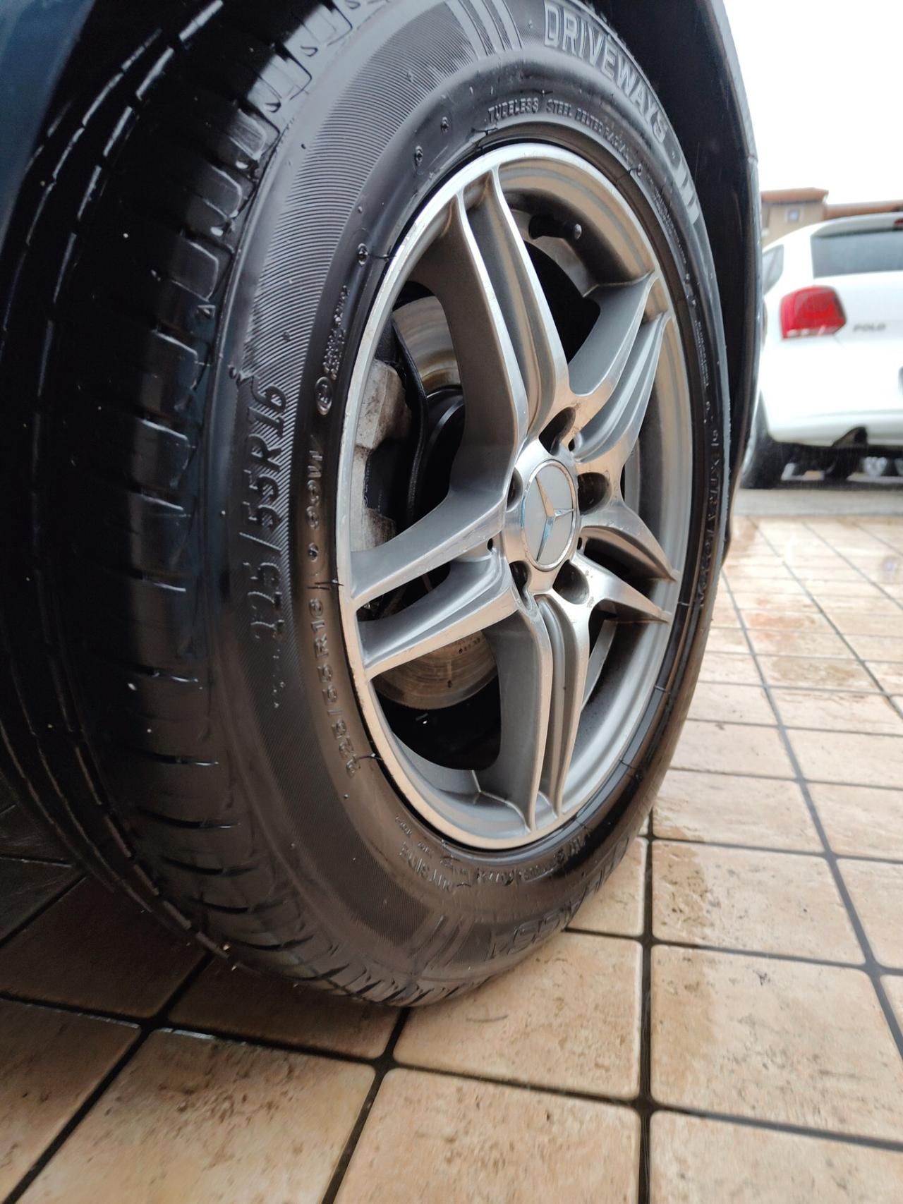 Mercedes-benz E 220 CDI cat Elegance