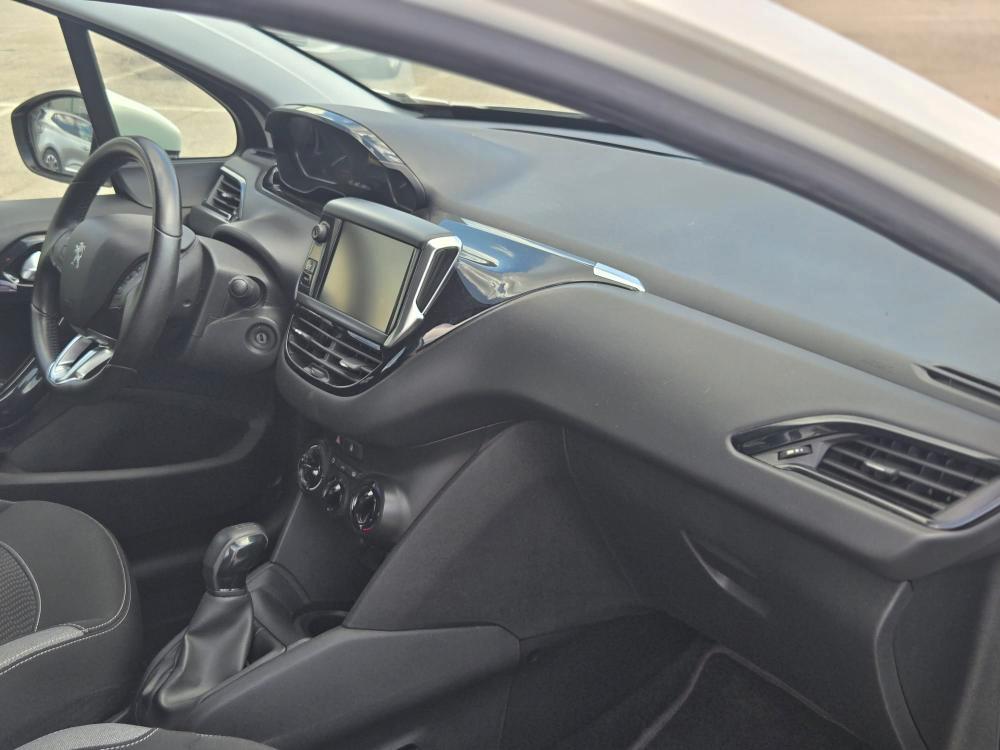 Peugeot 208 5 Porte 208 5p 1.2 puretech Active 82cv