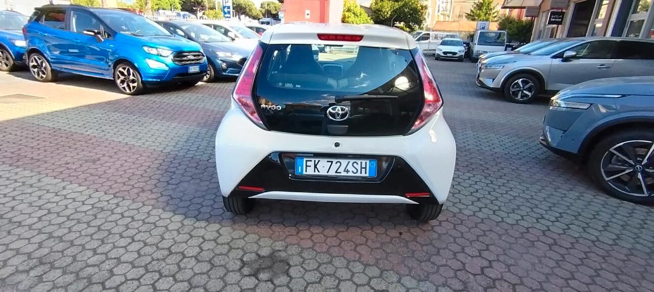 Toyota Aygo 1.0 VVT-i 69 CV 5 porte x-play TSS MMT