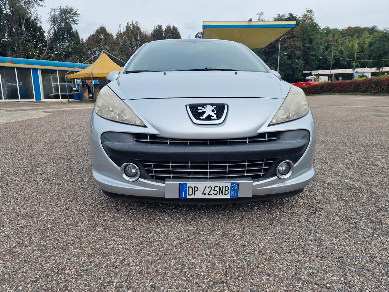 Peugeot 207 1.4 8V 75CV 5p. X Line