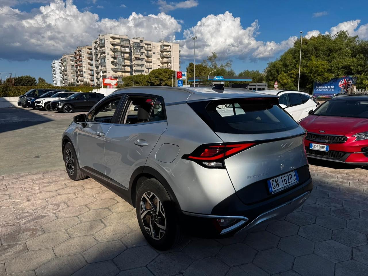 KIA SPORTAGE 1.6 DIESEL HYBRID 2023 ACCESSORIATA