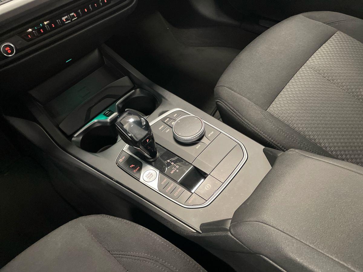 BMW Serie 1 F40 - 120d Sport auto