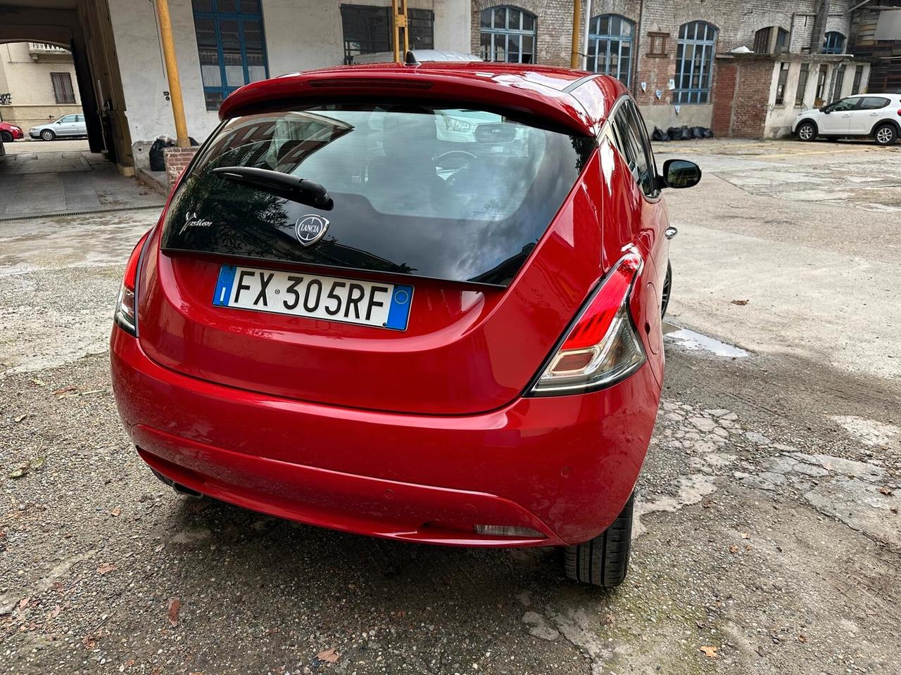 Lancia Ypsilon 1.2 69 CV 5 porte S&S Gold 18000 KM !!!!!