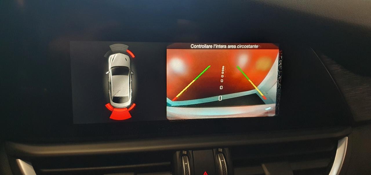 Alfa Romeo Giulia 2.2 JTDM 160 CV B-Tech doppio tetto apribile