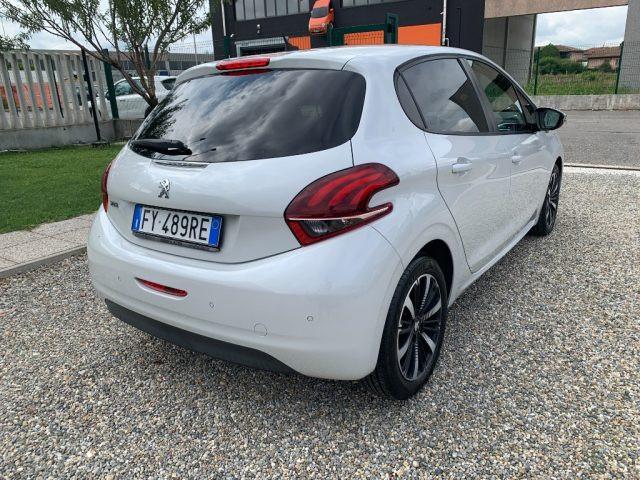 PEUGEOT 208 1° serie PureTech 82 Stop&Start 5 porte Signature