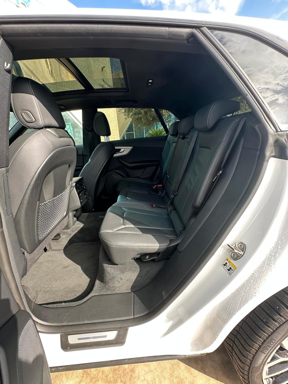 Audi Q8 SUV 45 TDI quattro tiptronic S line edition possibilità noleggio no scoring