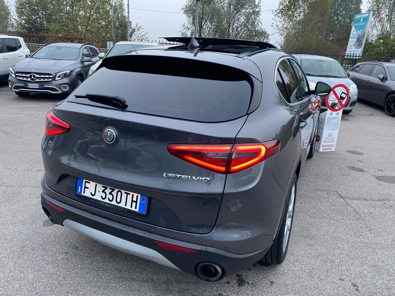 Alfa Romeo Stelvio 2.0 Turbo 280 CV AT8 Q4 TETTO APRIBILE Executive