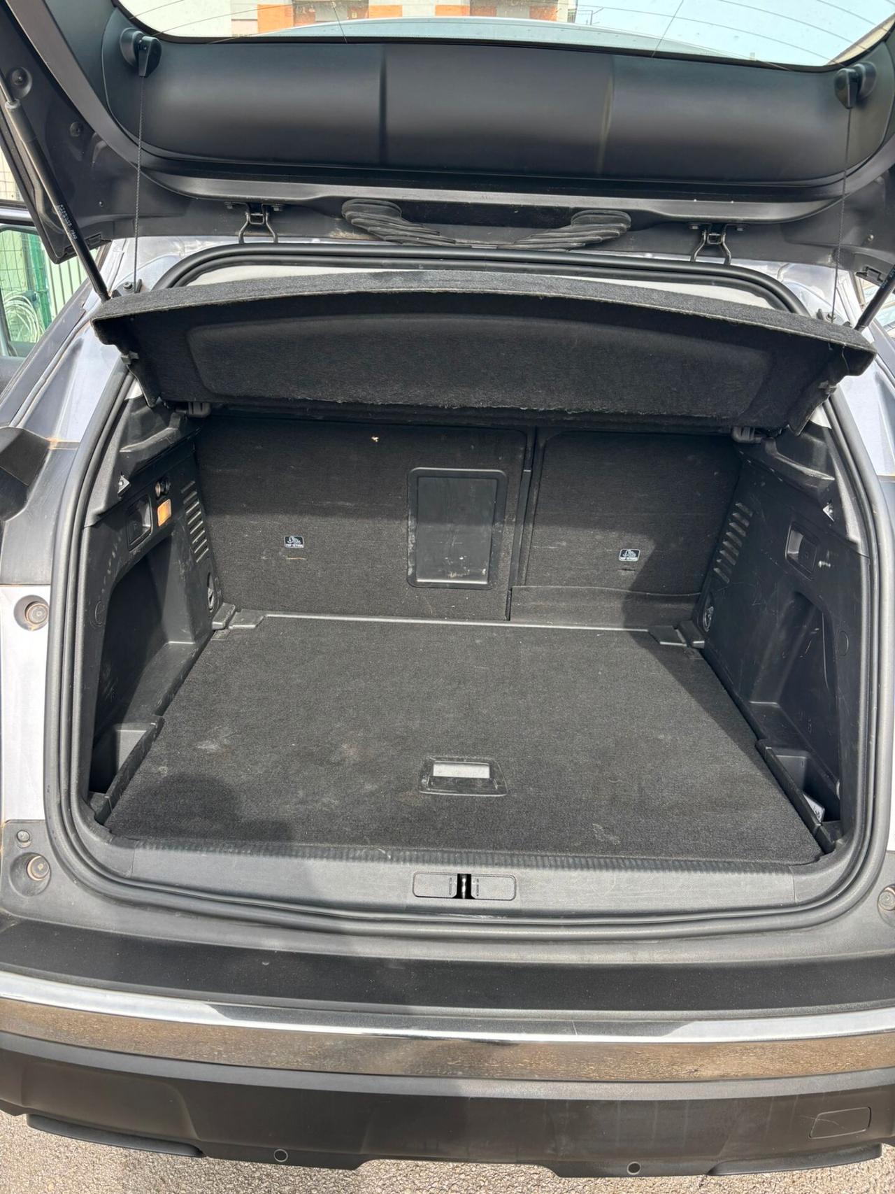 Peugeot 3008 BlueHDi 130 S&S EAT8 Allure