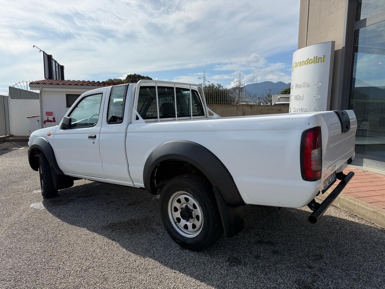 Nissan NP300 2.5 tdi 2p. King Cab my10" 50000km