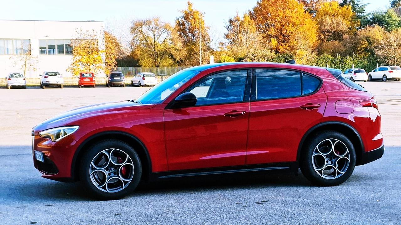 Alfa Romeo Stelvio 2.2 Turbodiesel 160 CV Rosso Edizione Gancio Traino