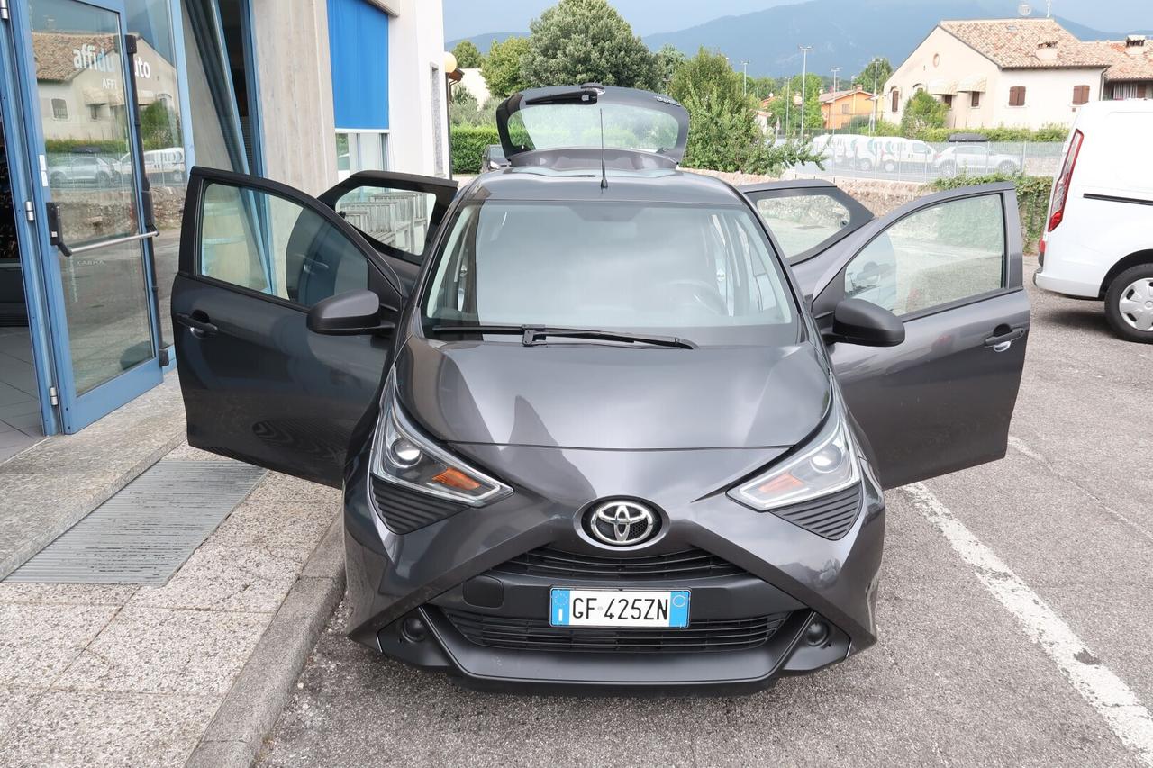 Toyota Aygo Connect 1.0 VVT-i 72 CV 5 porte