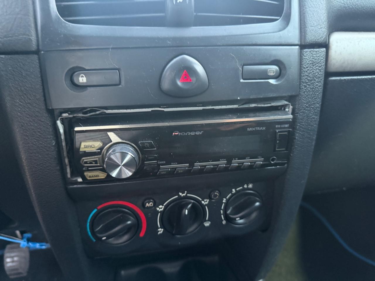 Renault Clio 1.2 benzina 43KW consumi bassi