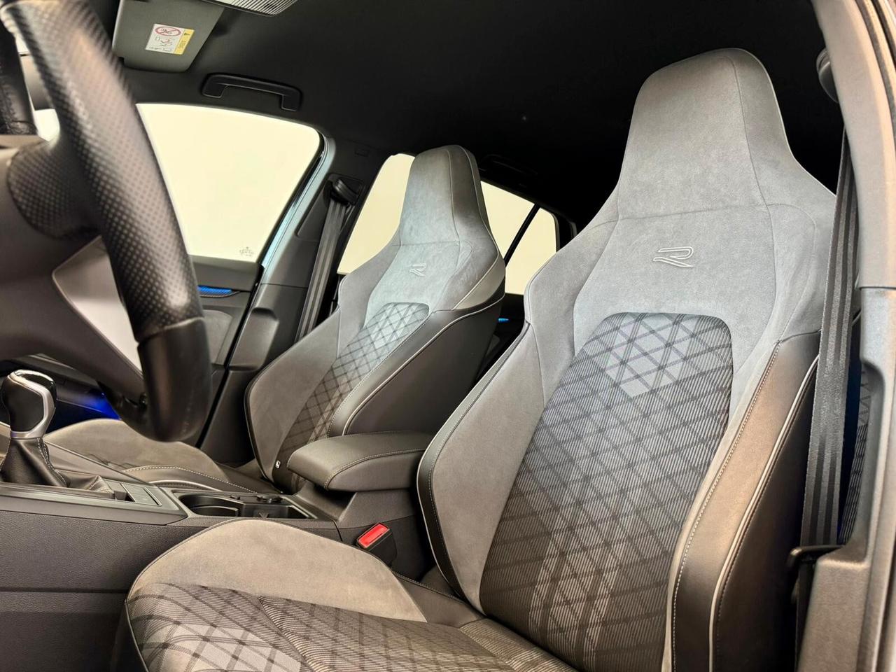 Volkswagen Golf 1.5 TSI 150 CV EVO ACT R-Line