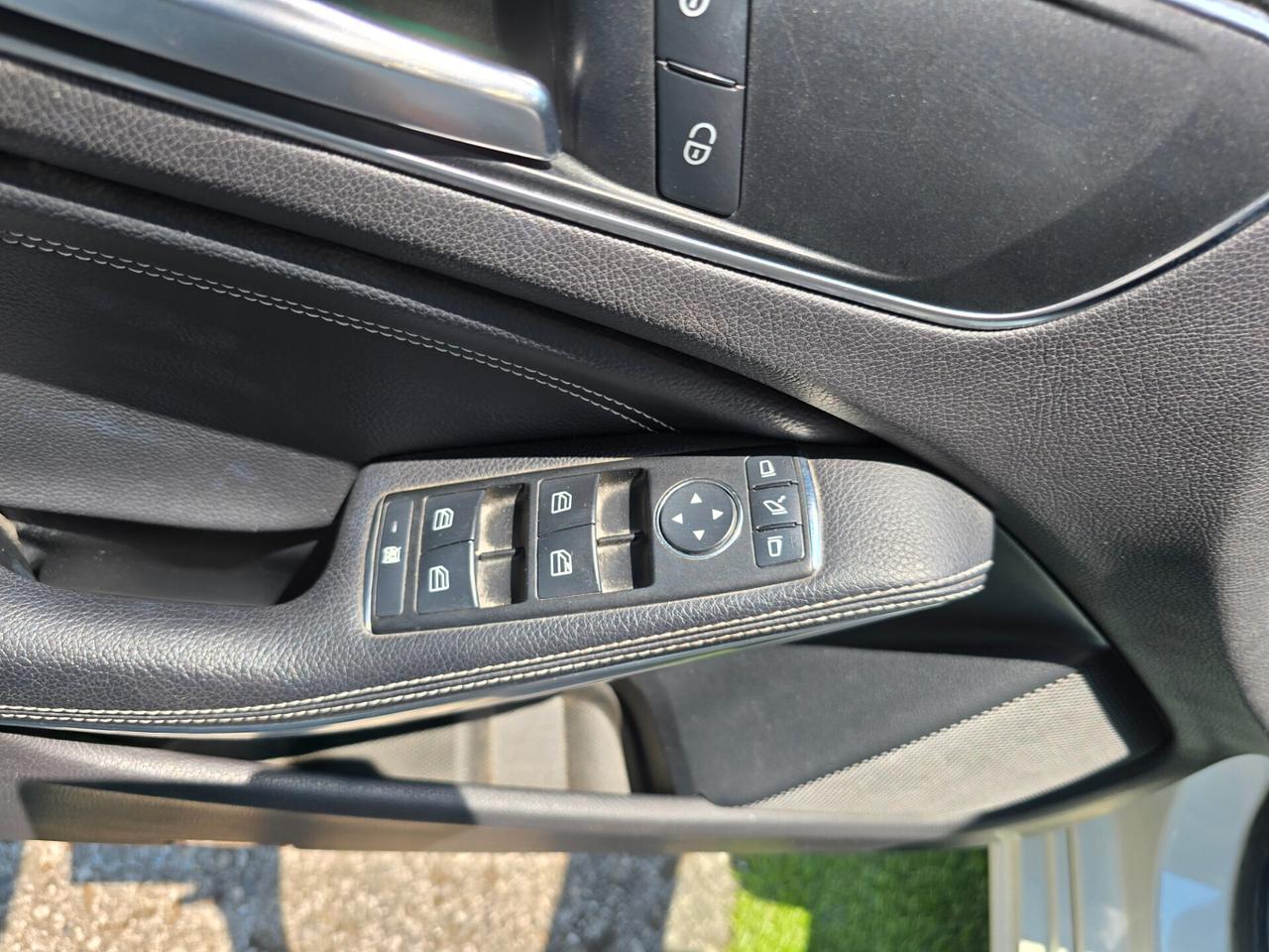M.B A180CDI 110CV Premium 180000KM-2013