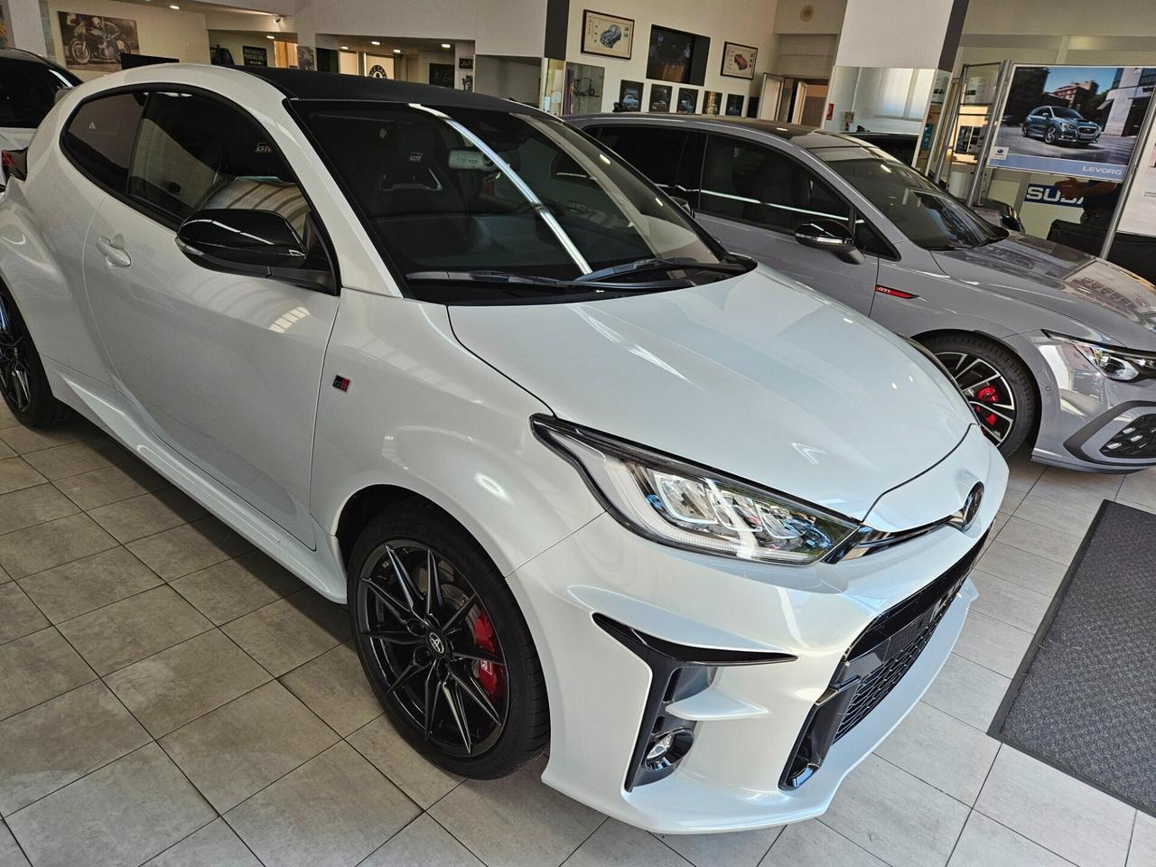 TOYOTA YARIS GR Circuit 261 CV- TRIPLE EDITION 300 ESEMPLARI