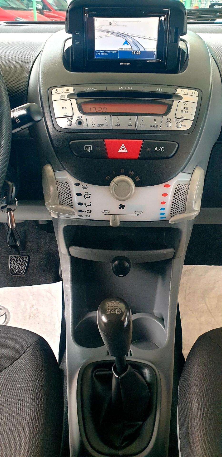 TOYOTA AYGO 1.0 BENZINA 4.450 CON VOLTURA E/5