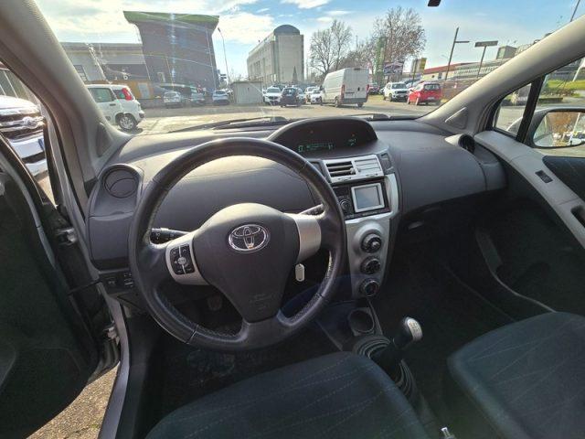 TOYOTA Yaris 1.3 5 porte Navi NEOPATENTATI