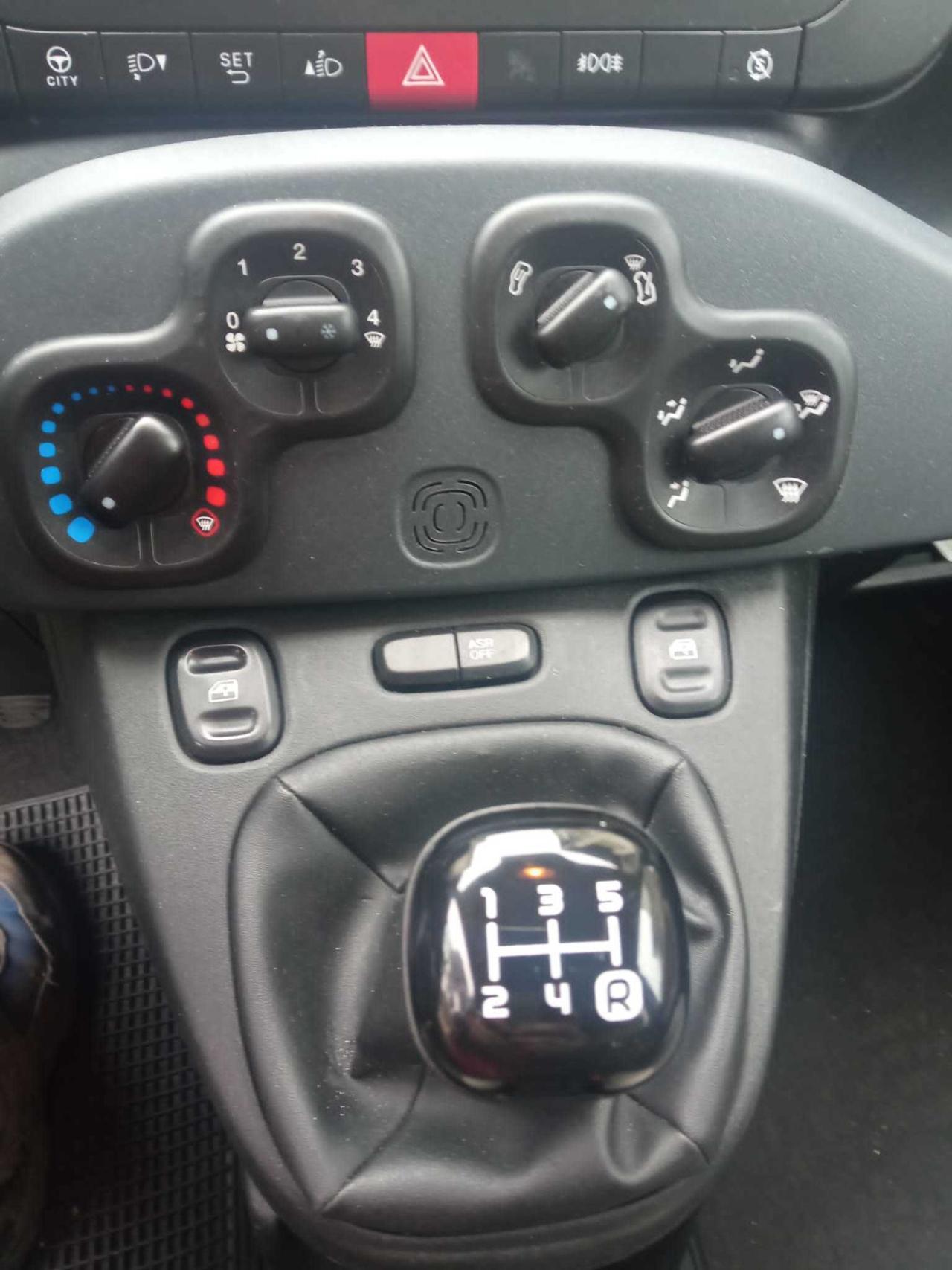 Fiat Panda 1.3 MJT 95 CV S&S Lounge CLIMA VETRI PRYVE MULTIFUNZIONE BARRE SUL TETTO PARA-COLPI