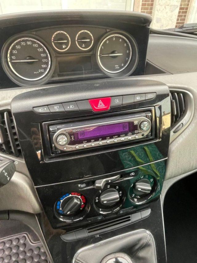 LANCIA Ypsilon 1.2 69 CV 5 porte Silver