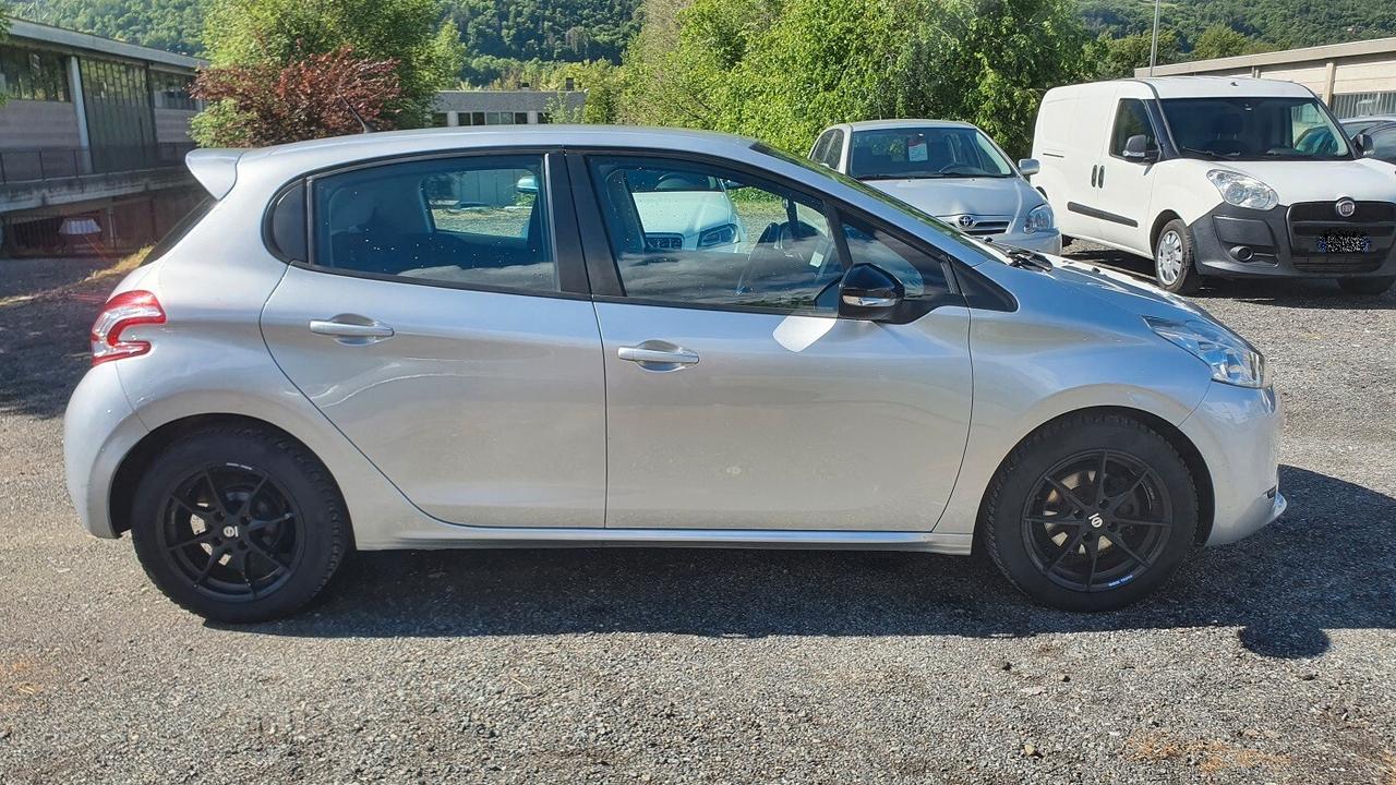 Peugeot 208 1.2 NEOPATENTATI