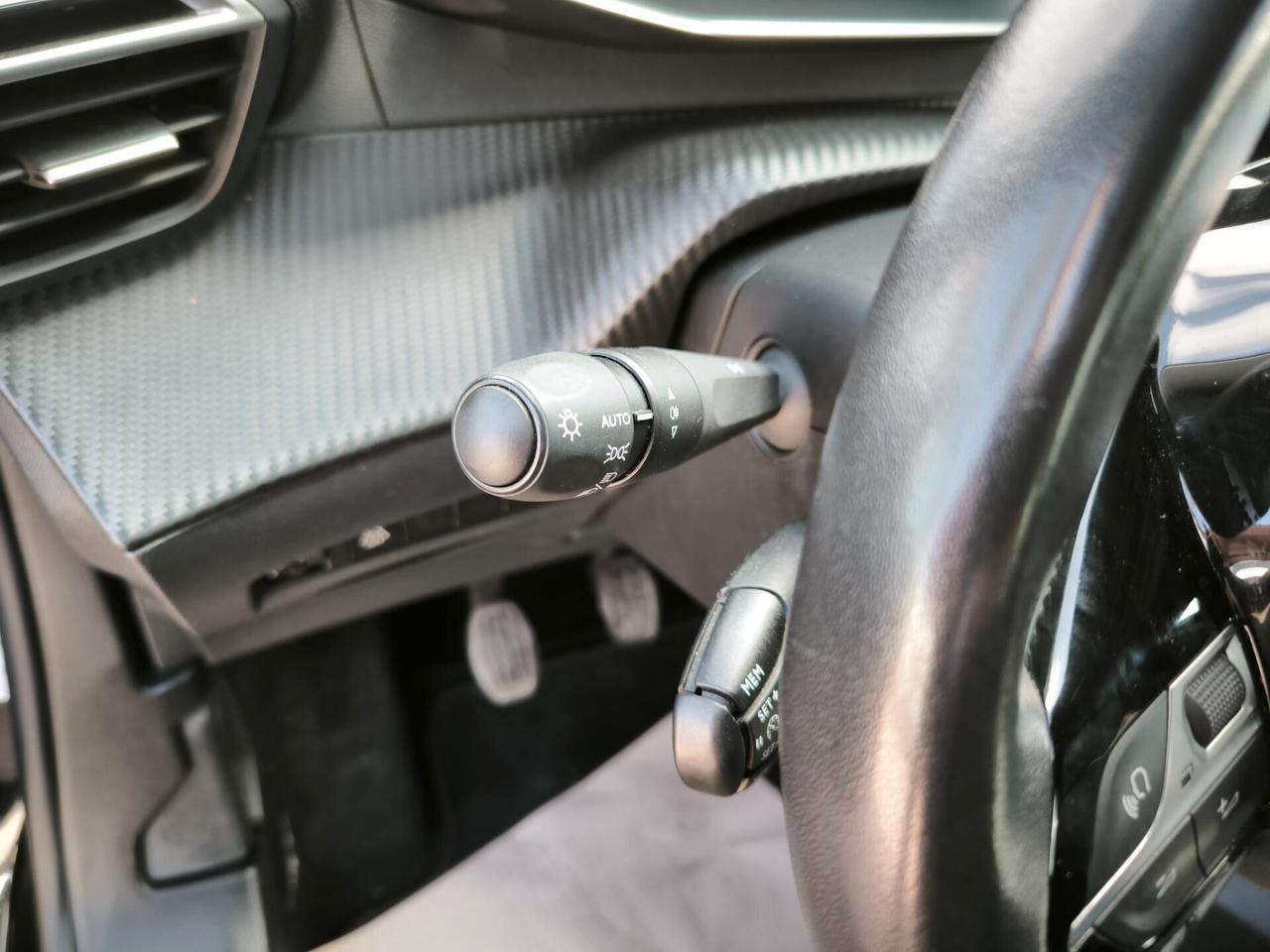 Peugeot 2008 PureTech 100 S&S Allure