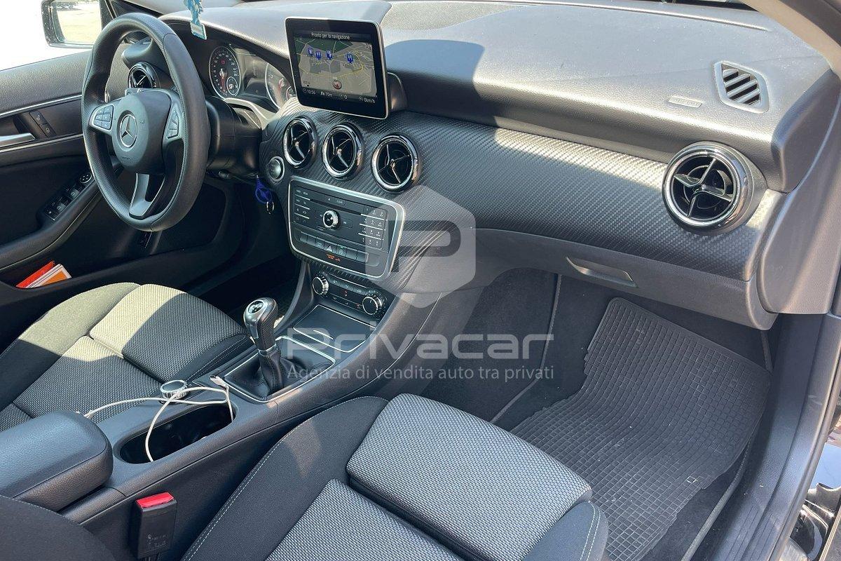 MERCEDES GLA 180 Business