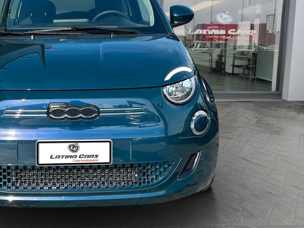 Fiat 500e 3+1 42 kWh Icon CON CARPLAY
