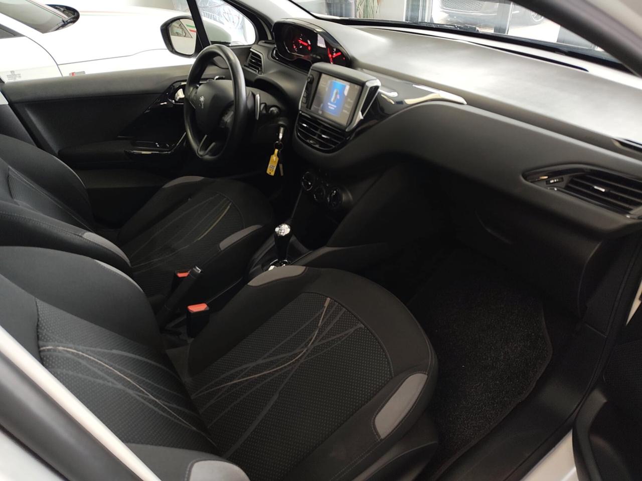 Peugeot 208 AUTOMATICA TETTO/NEOPATENTATI