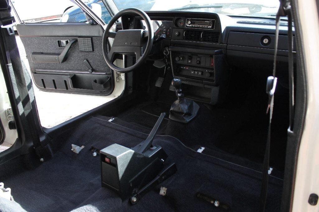 VOLVO 240 2.0 cat Station Wagon Polar