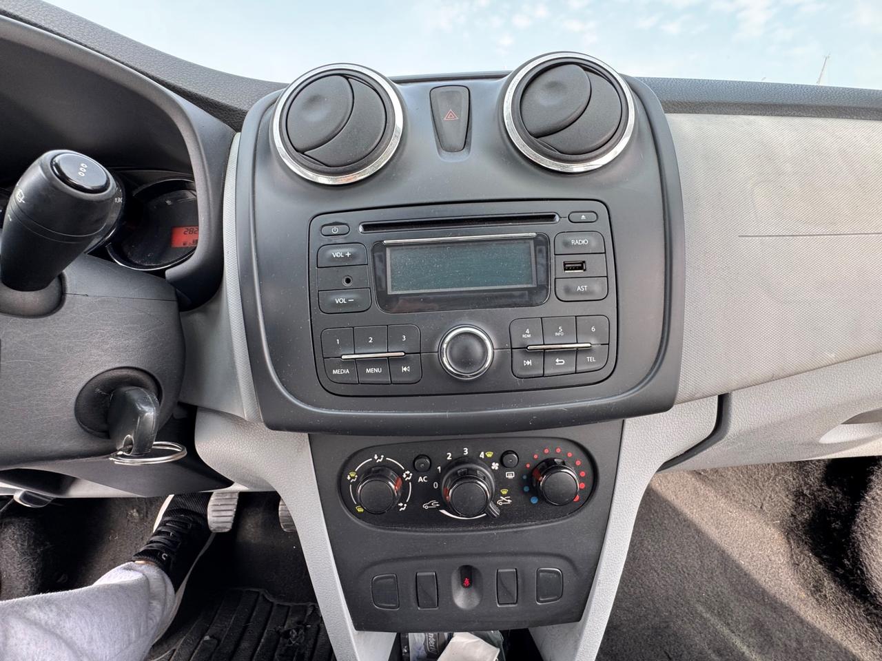 DACIA SANDERO 1.2 BENZINA 75CV NEO PATENTATI 12 MESI DI GARANZIA