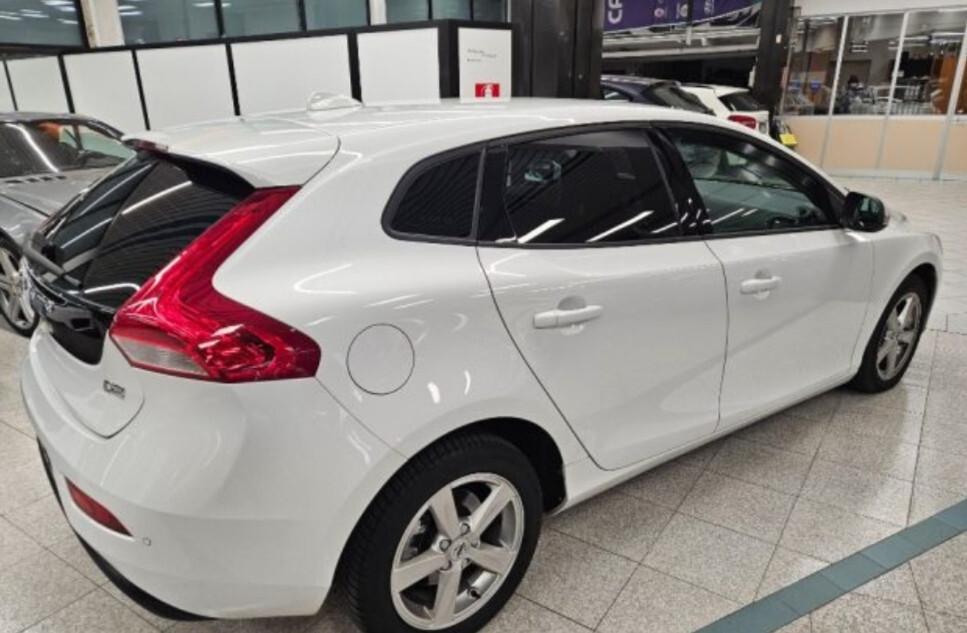 Volvo V40 D2 120CV 5P MOMENTUM