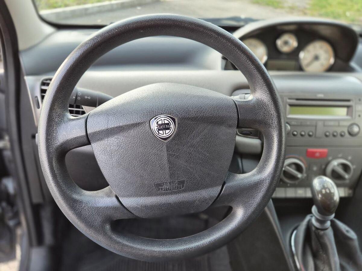 Lancia Ypsilon 1.2 8v 100