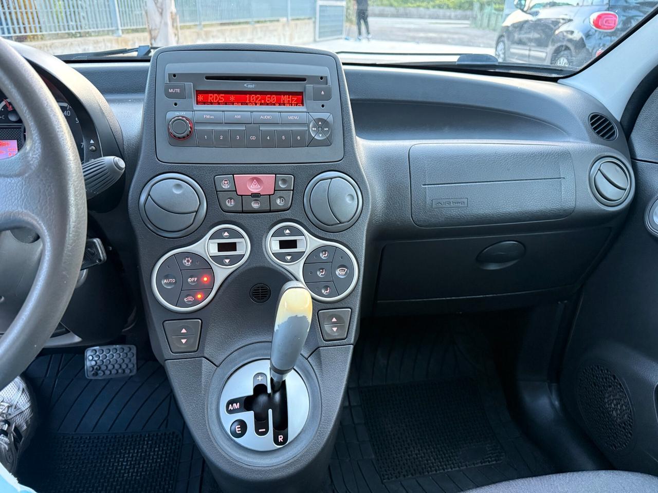 FIAT PANDA ANNO 2010 1.2 BENZINA AUTOMATICA