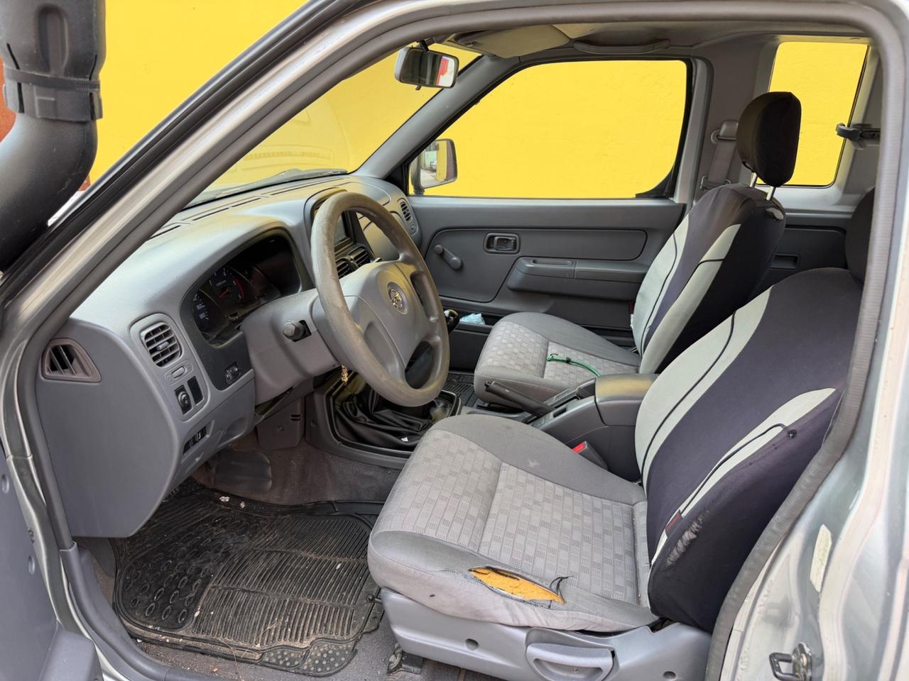 Nissan Navara King Kab con clima - 2004