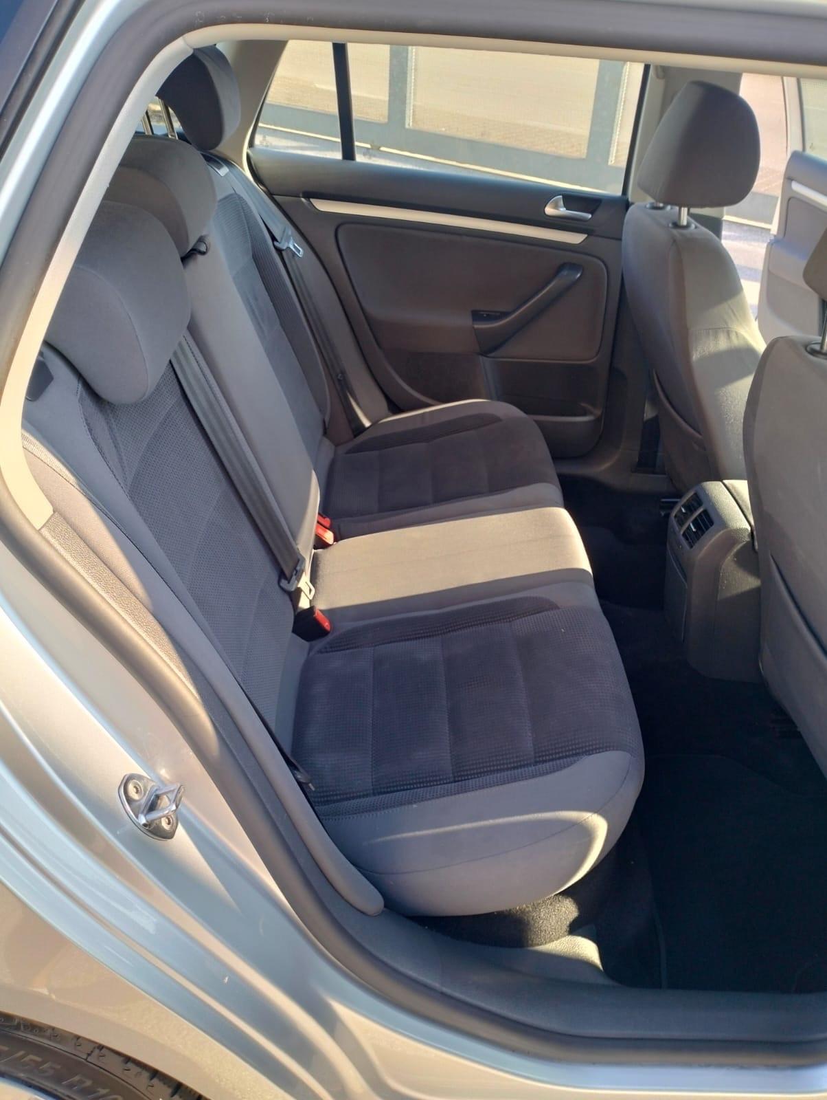 Volkswagen Golf Var. 1.6 Comfortline