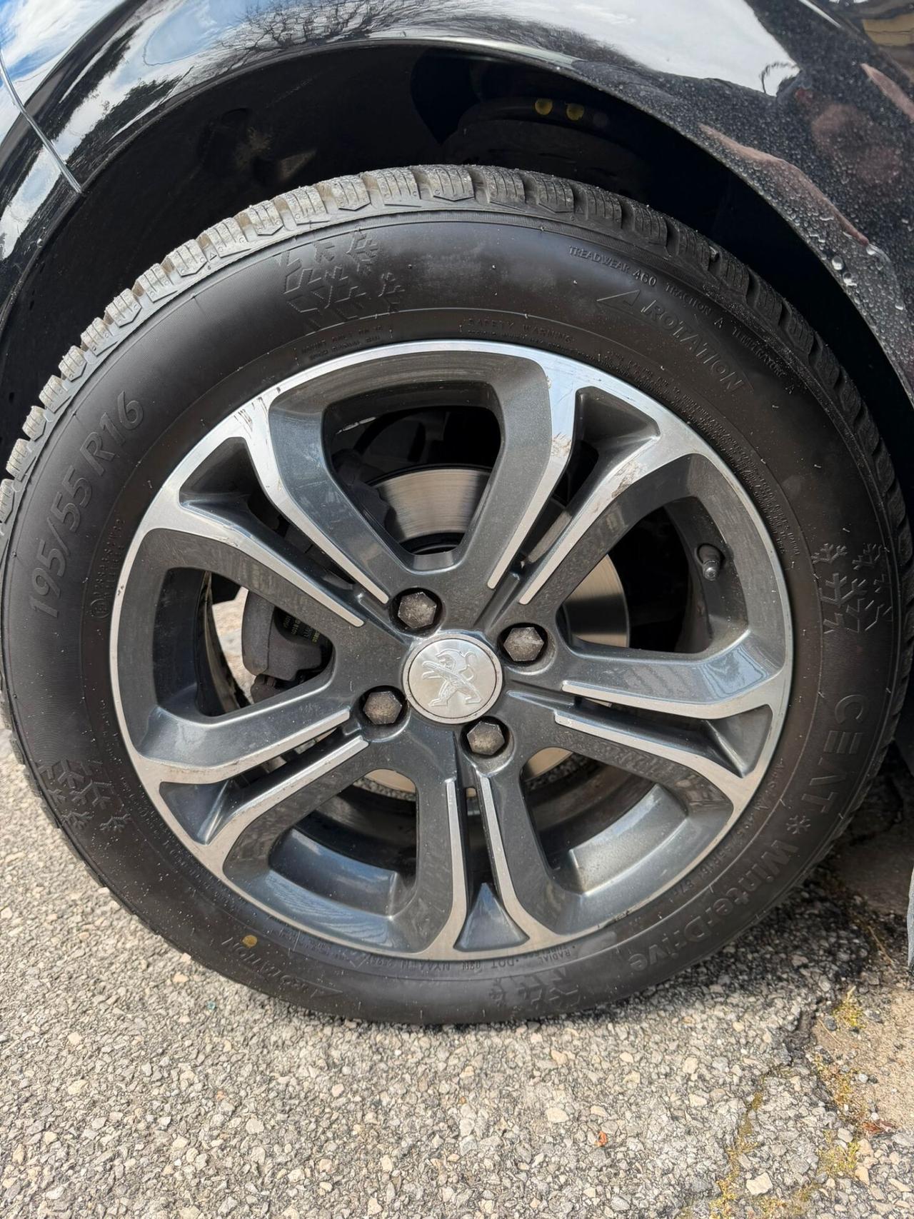 Peugeot 208 1.4 HDi 68 CV 5 porte Allure