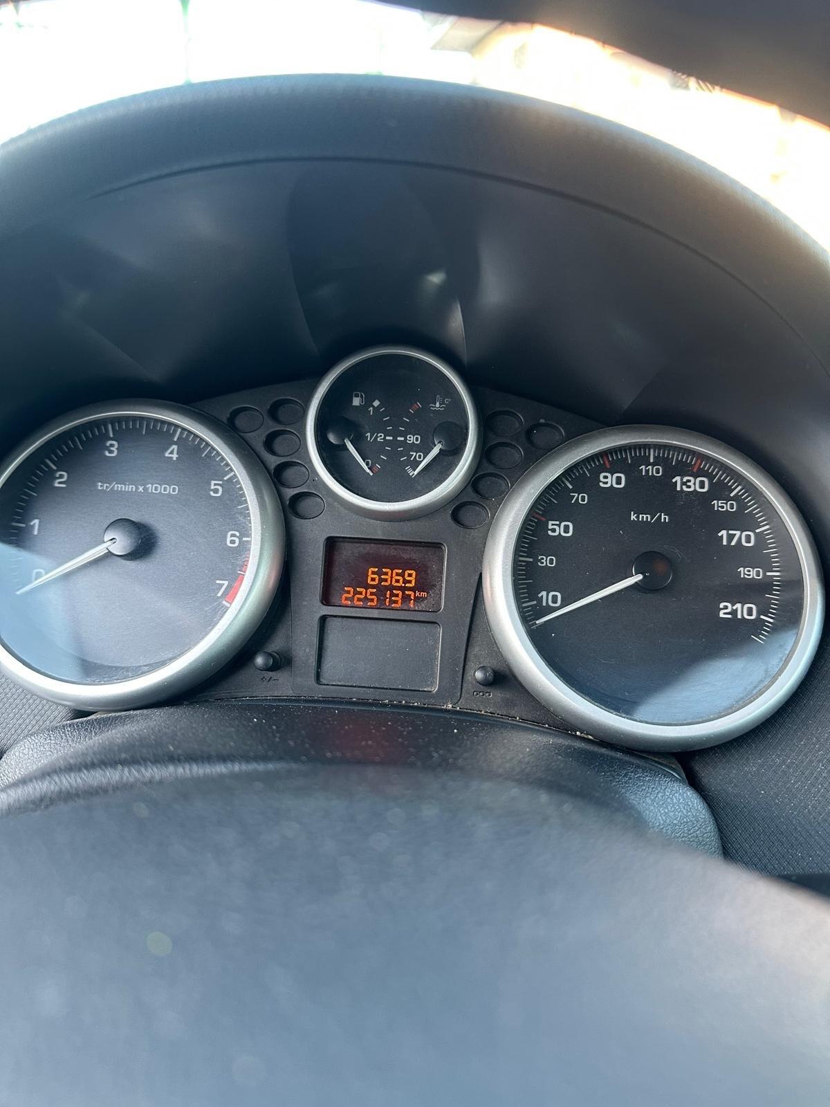 Peugeot 207 Plus 1.4 8V 75CV 5p. ECO GPL