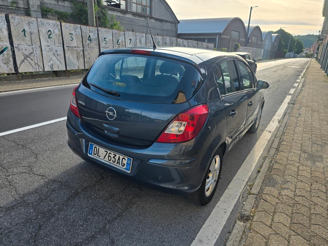 Opel Corsa 1.2 5 porte Club