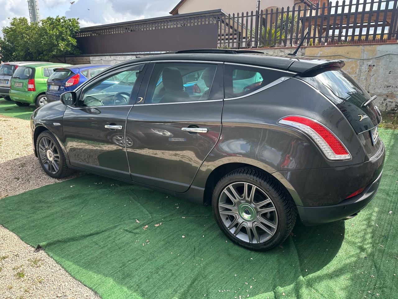 Lancia Delta 1.9 diesel 2010 TETTO APRIBILE GARNTITA
