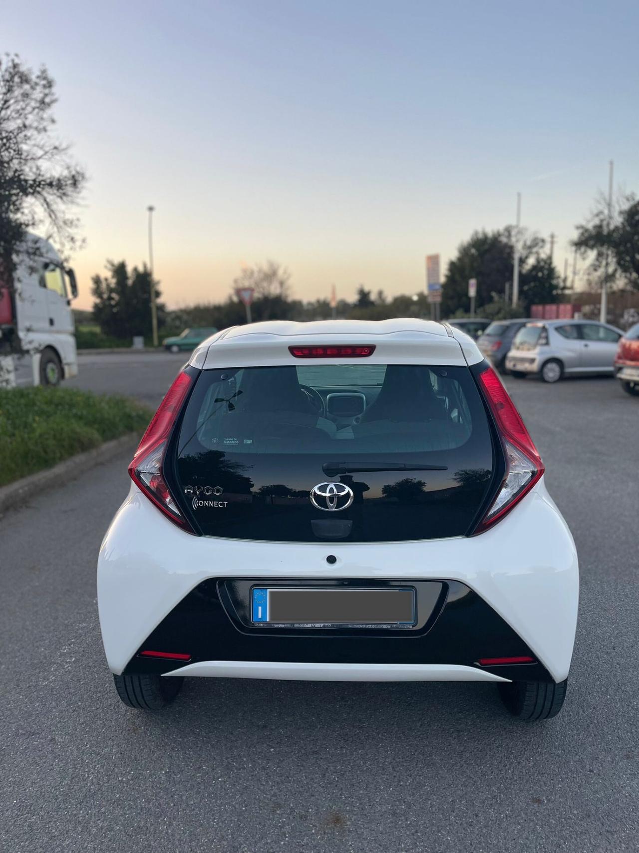 Toyota Aygo 1.0 VVT-i 69 CV 5 porte x-play