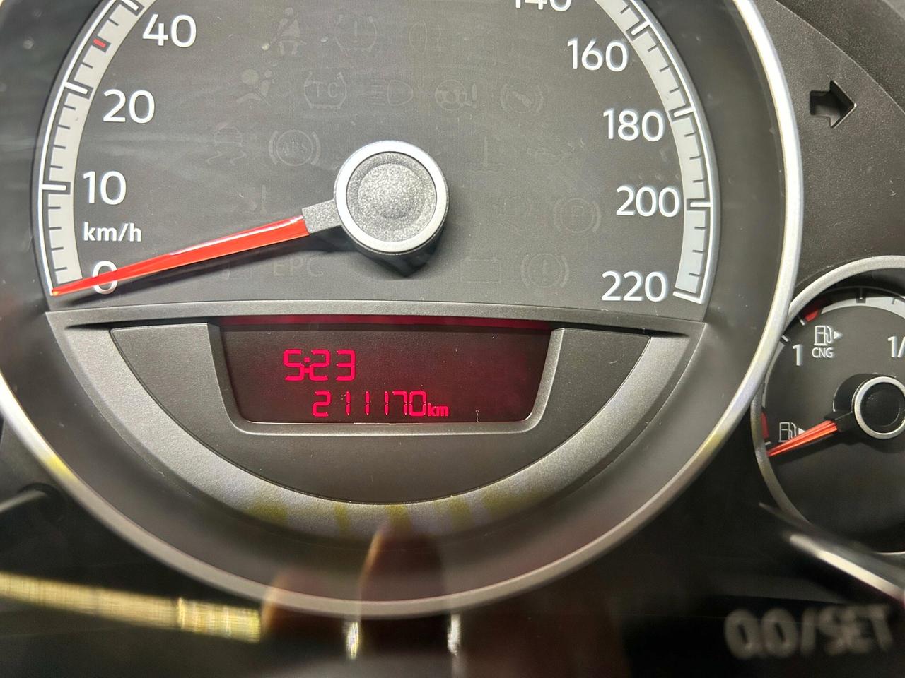 VW up! 1.0 eco Benz/Metano - 2018 Incidentata