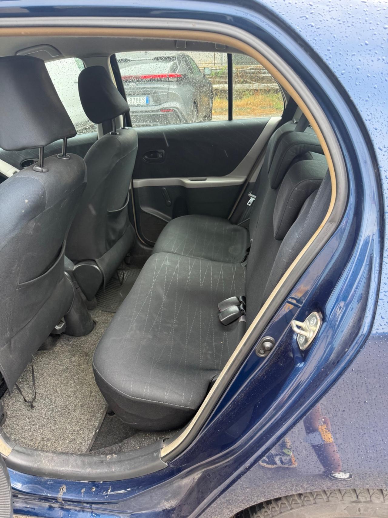 Toyota Yaris 1.0 5 porte