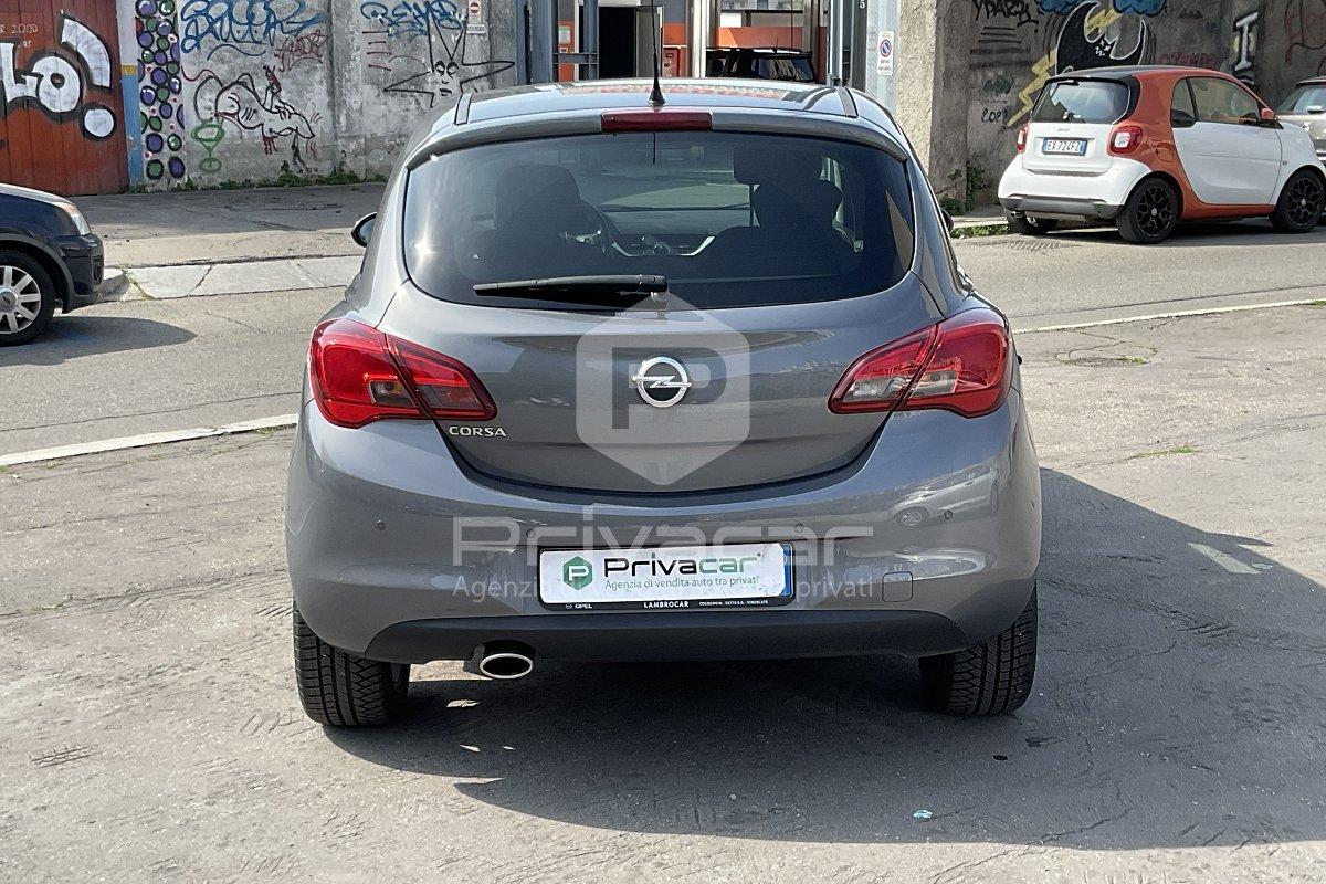 OPEL Corsa 1.2 Coupé b-Color