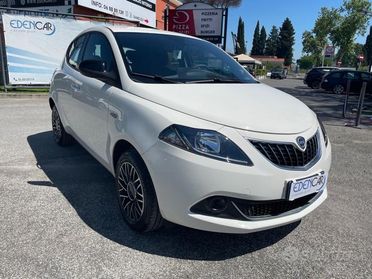 Lancia Ypsilon 1.0 firefly hybrid Platino 70cv KM0