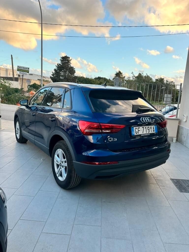 Audi Q3 35 TDI S tronic Business