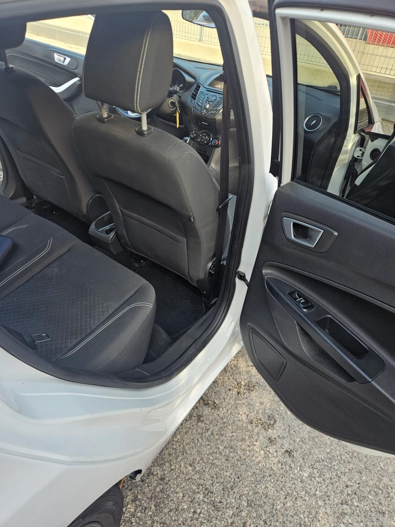 Ford Fiesta 1.0 80CV 5 porte Black & White Edition