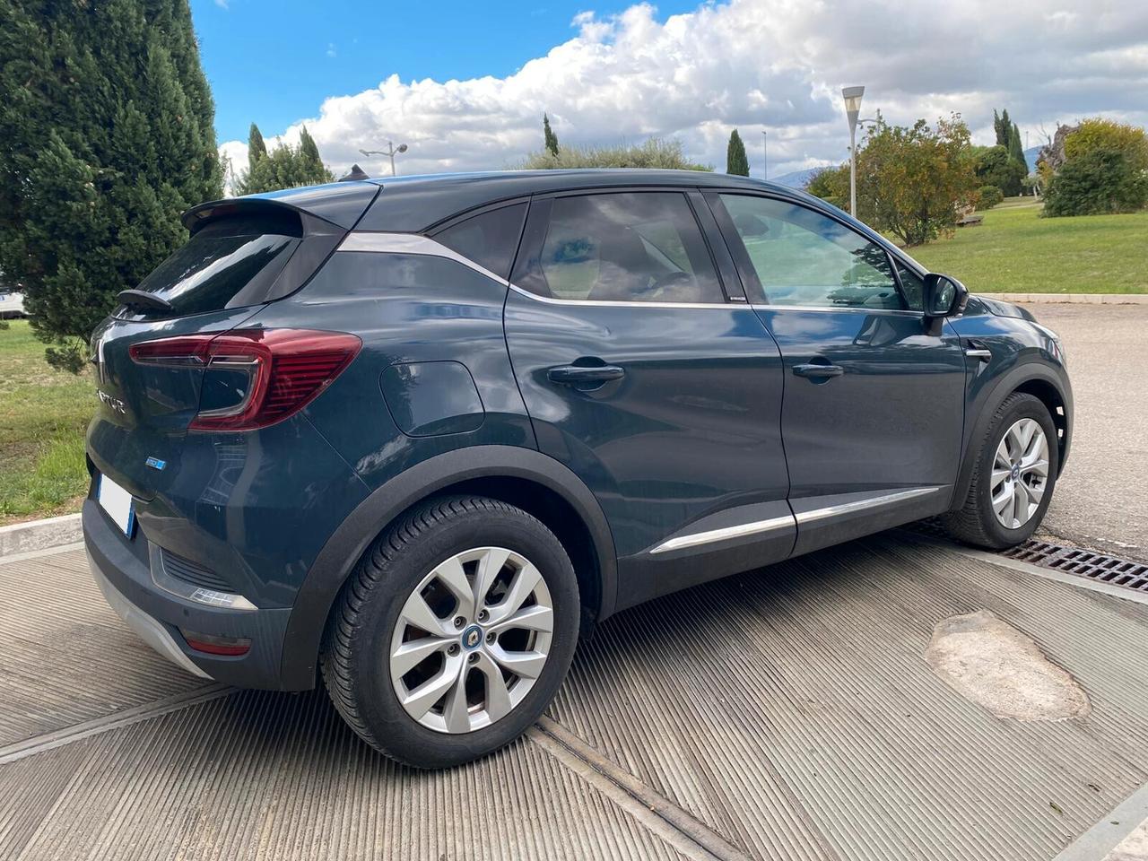 Renault Captur Plug-in Hybrid E-Tech 160 CV Intens