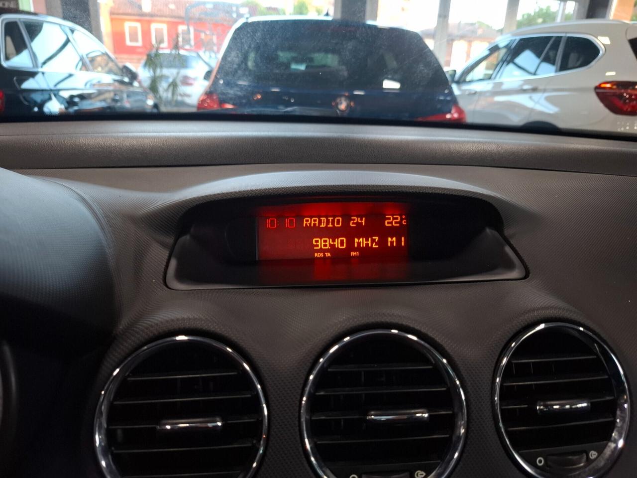 Peugeot 308 1.6 HDi 90CV Neopatentato