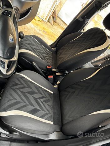 Lancia Ypsilon 1.2 69 CV 5 porte GPL Ecochic Gold